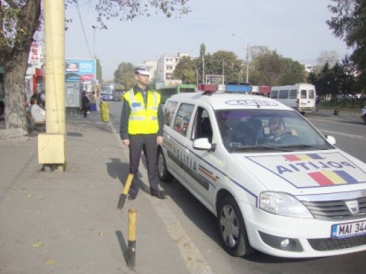 Lovit de autobuz, fiindcă traversa pe roşu